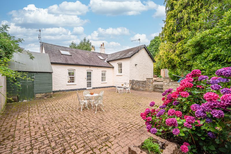 Courtyard- click for photo gallery